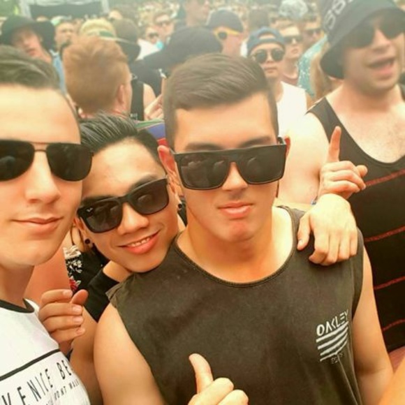 Meet your Posher, Dom - Picture 1 of 1